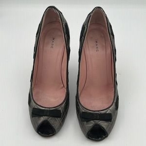Marc Jacobs Vintage Silver Metallic And Black Quilted Peep Toe Heels Size 38 $45
